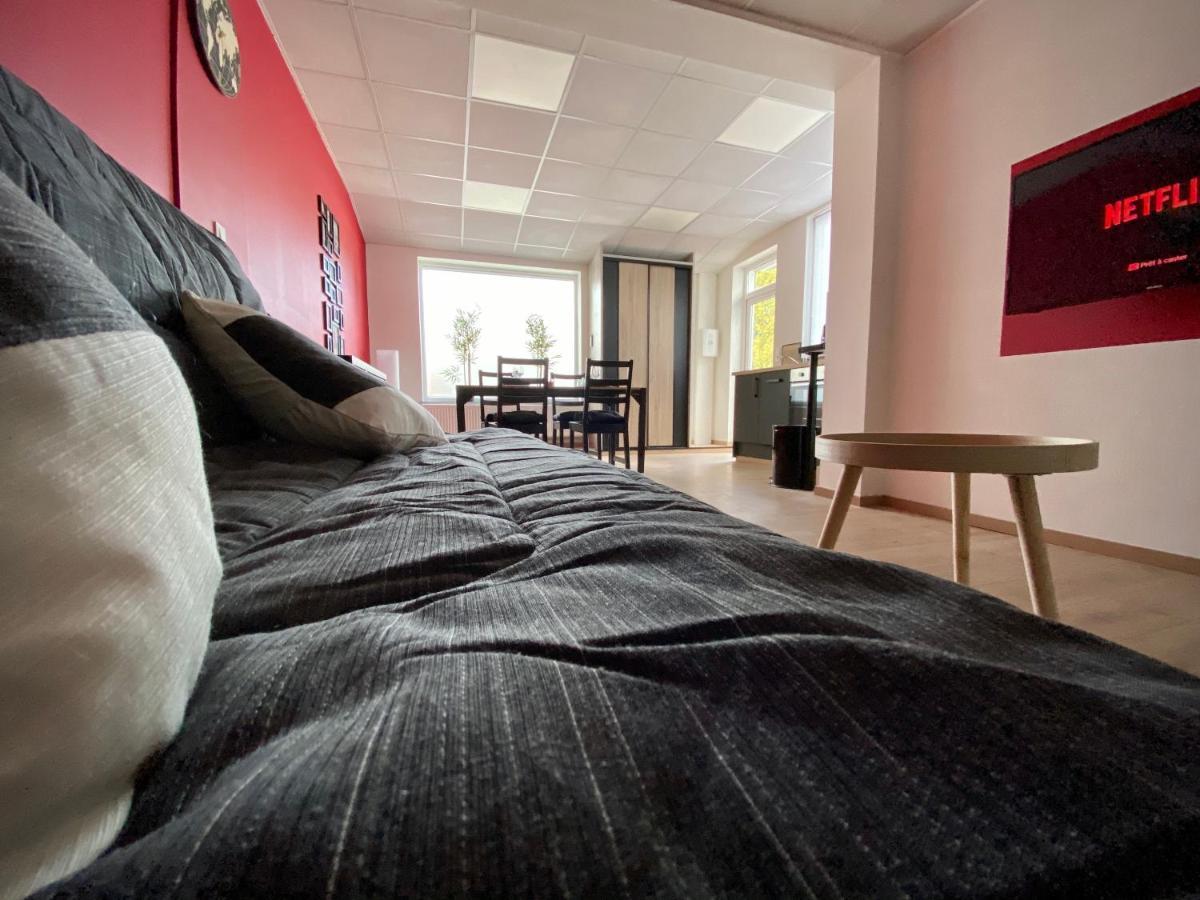 Logements équipés à Onnaing avec espace Balneo en OPTION proche Toyota, autoroute et Valenciennes Esterno foto