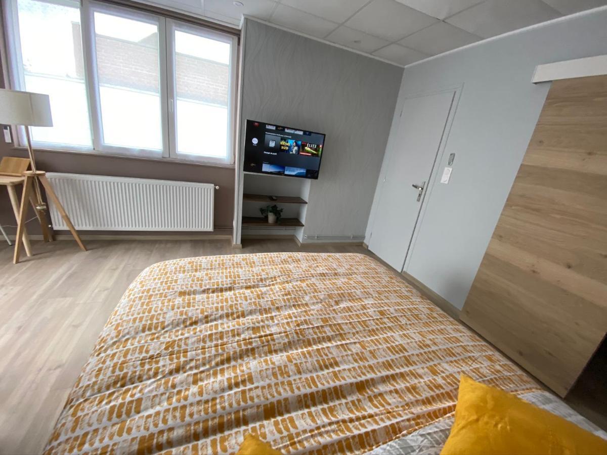 Logements équipés à Onnaing avec espace Balneo en OPTION proche Toyota, autoroute et Valenciennes Esterno foto