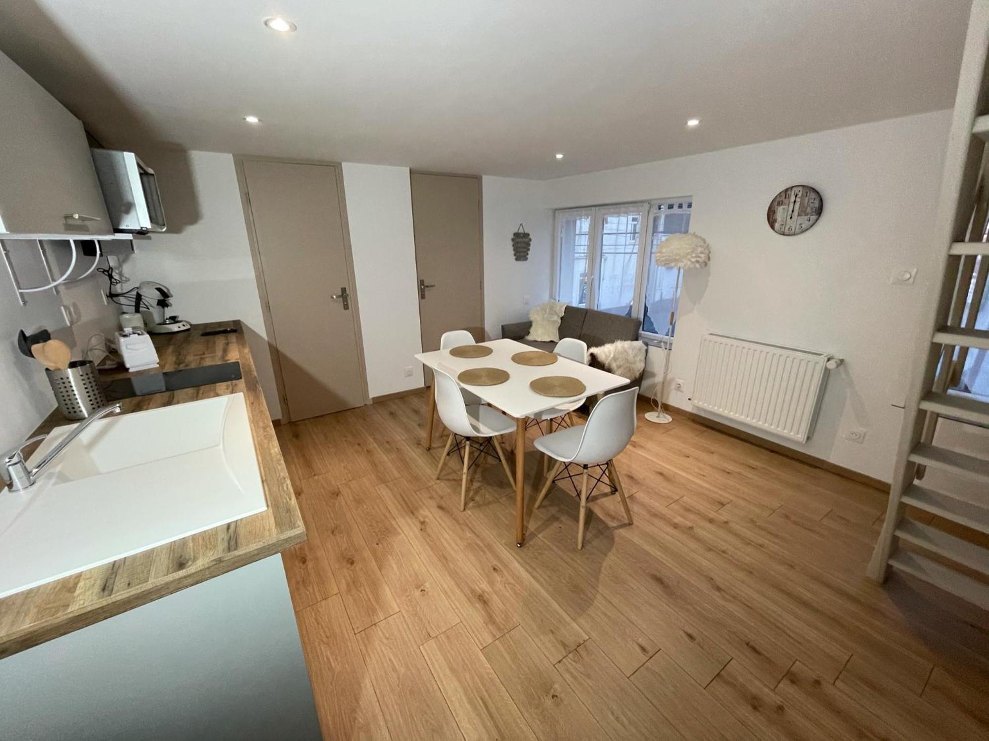 Logements équipés à Onnaing avec espace Balneo en OPTION proche Toyota, autoroute et Valenciennes Esterno foto