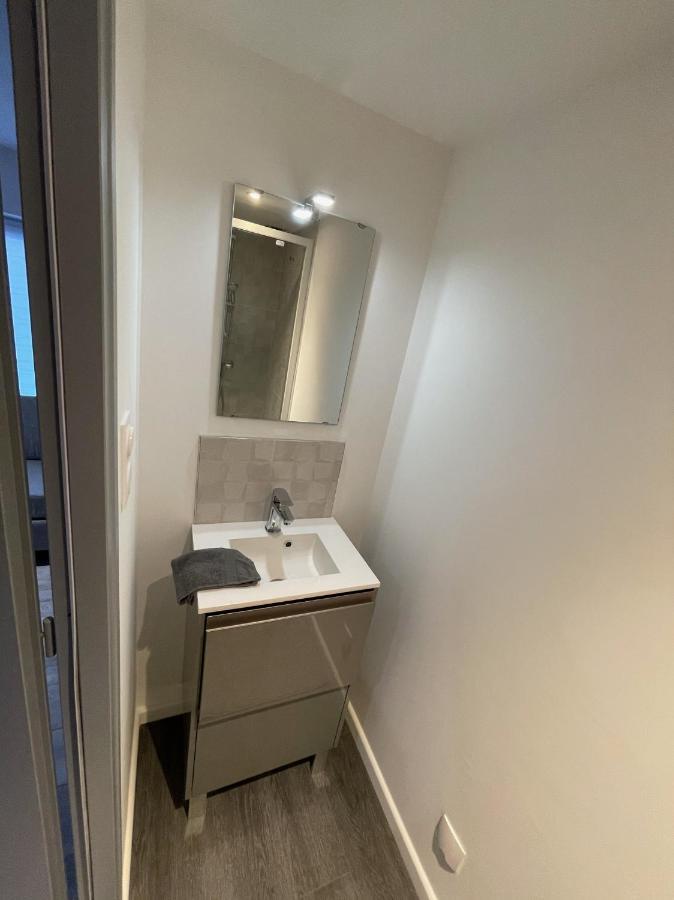 Logements équipés à Onnaing avec espace Balneo en OPTION proche Toyota, autoroute et Valenciennes Esterno foto