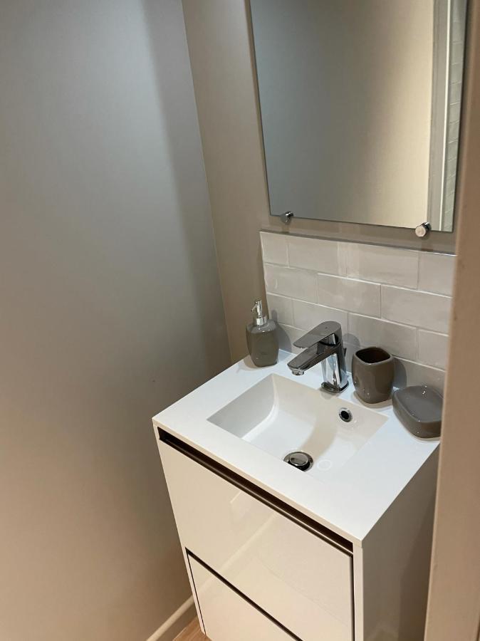 Logements équipés à Onnaing avec espace Balneo en OPTION proche Toyota, autoroute et Valenciennes Esterno foto